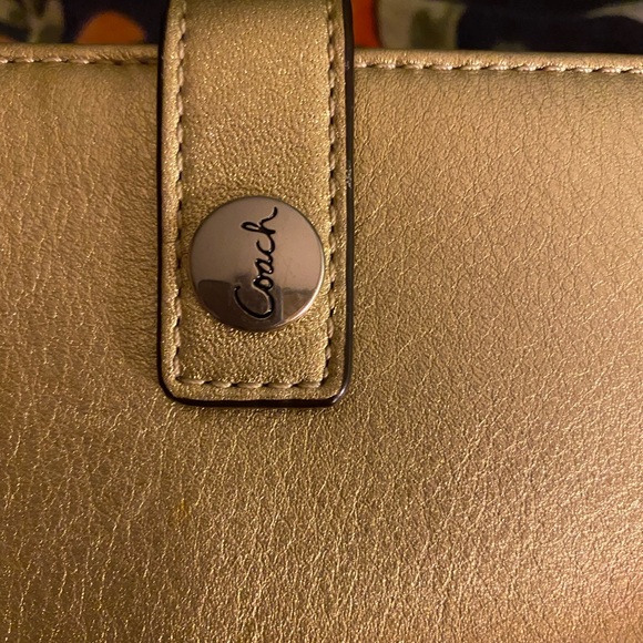 Coach 2-piece set. Will not separate - Picture 7 of 8